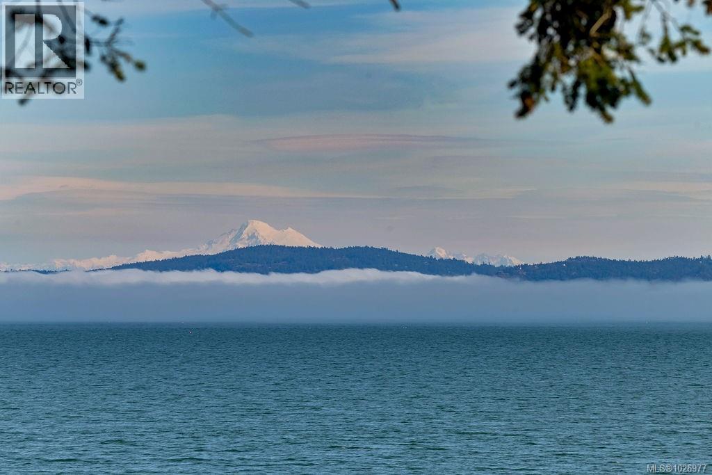 5037 Cordova Bay