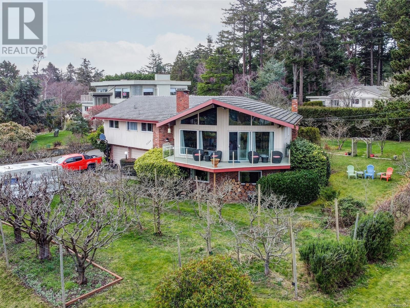 3990 Smugglers Cove Rd