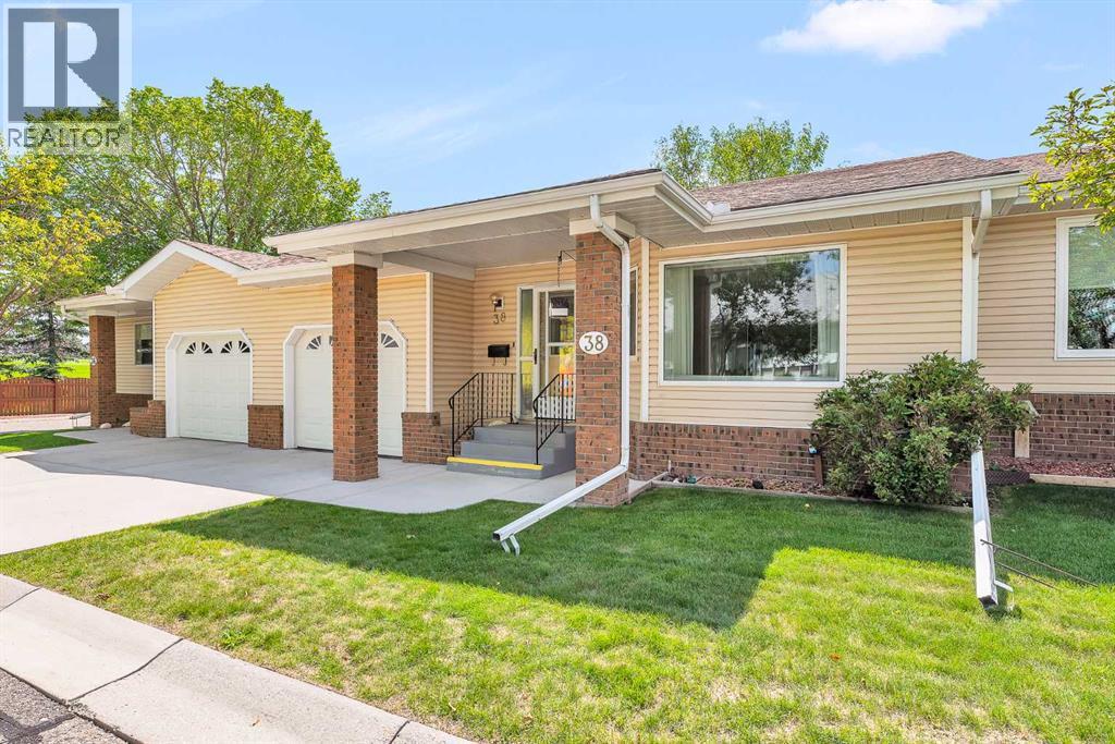 38 Vandoos Villas NW