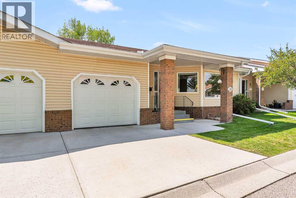 38 Vandoos Villas NW