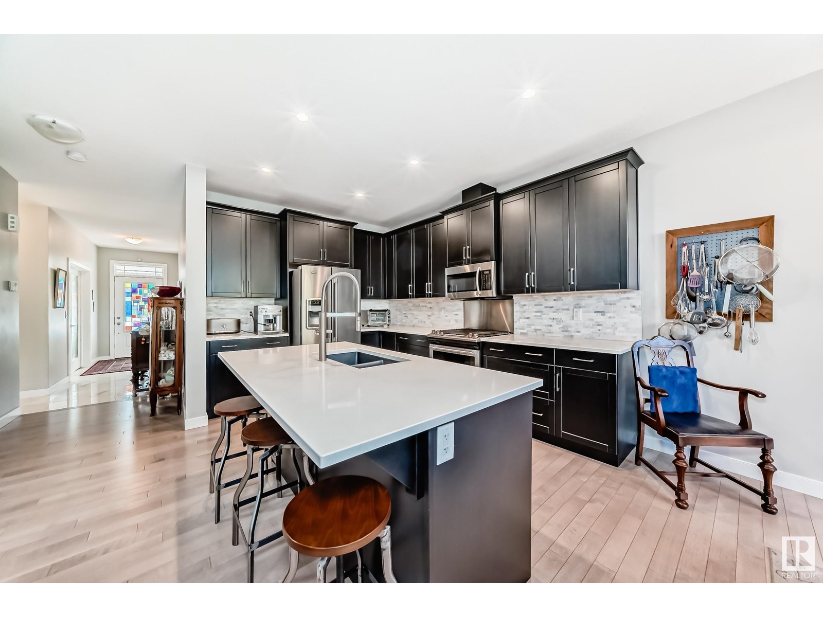 71 ROSEMOUNT BV