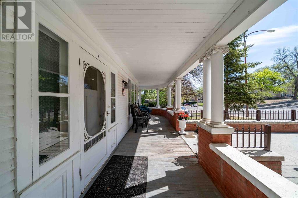 106 3 Street SE