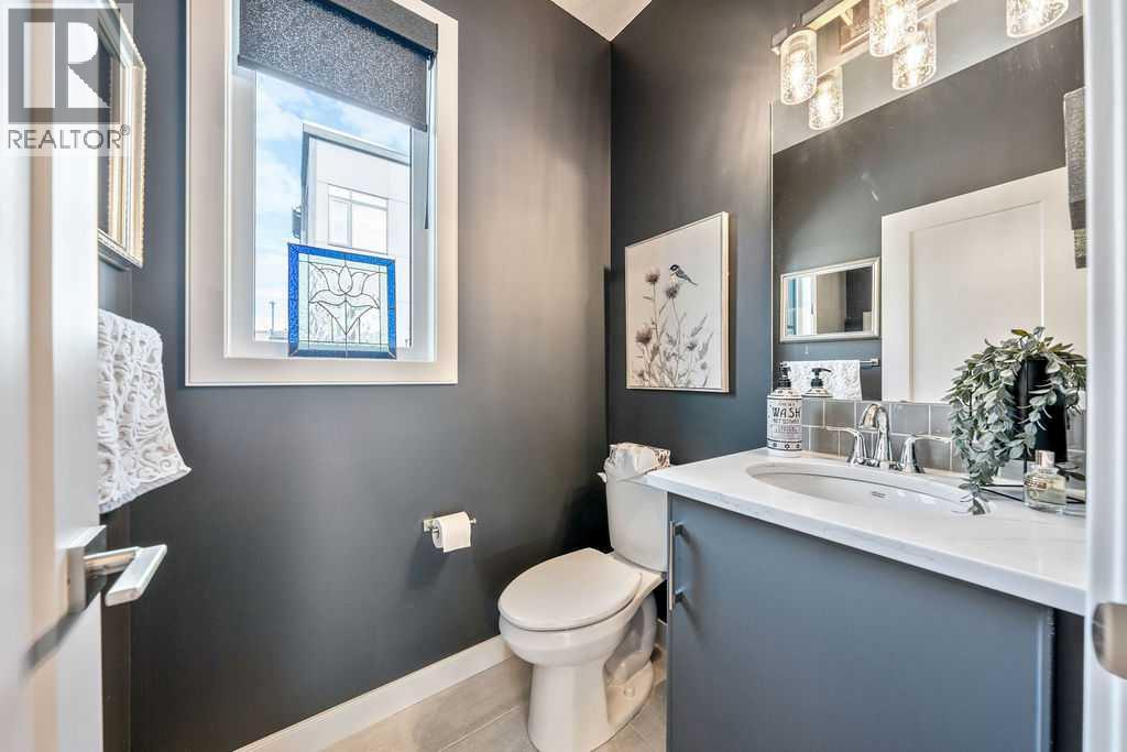102, 81 Greenbriar Place NW