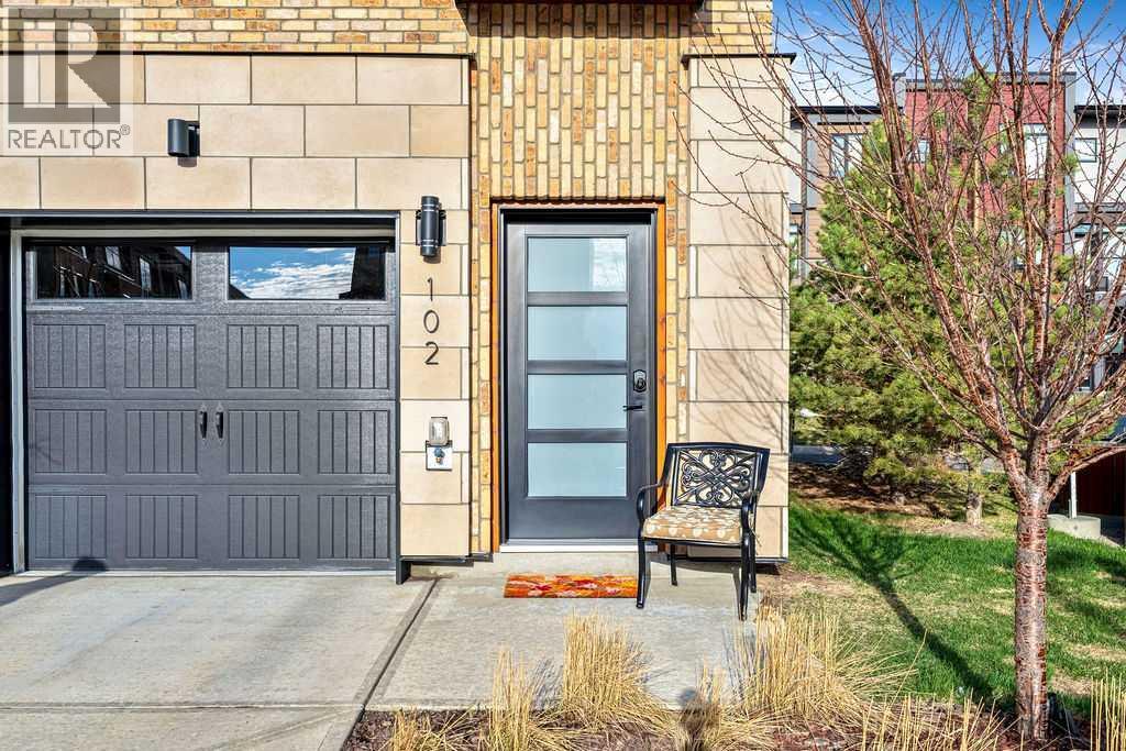 102, 81 Greenbriar Place NW
