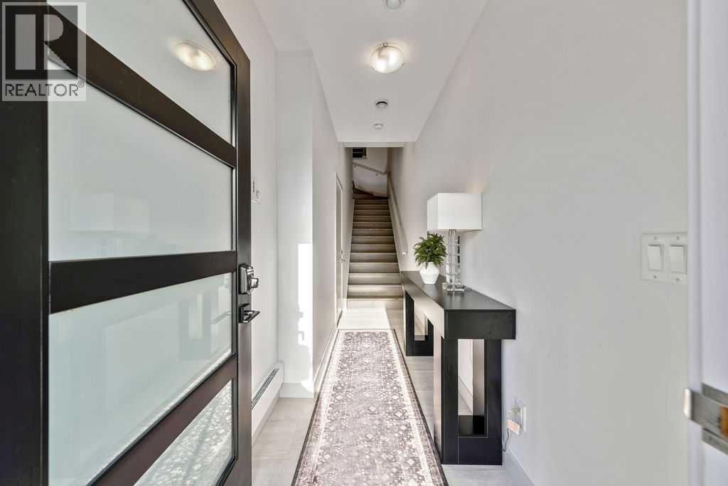 102, 81 Greenbriar Place NW