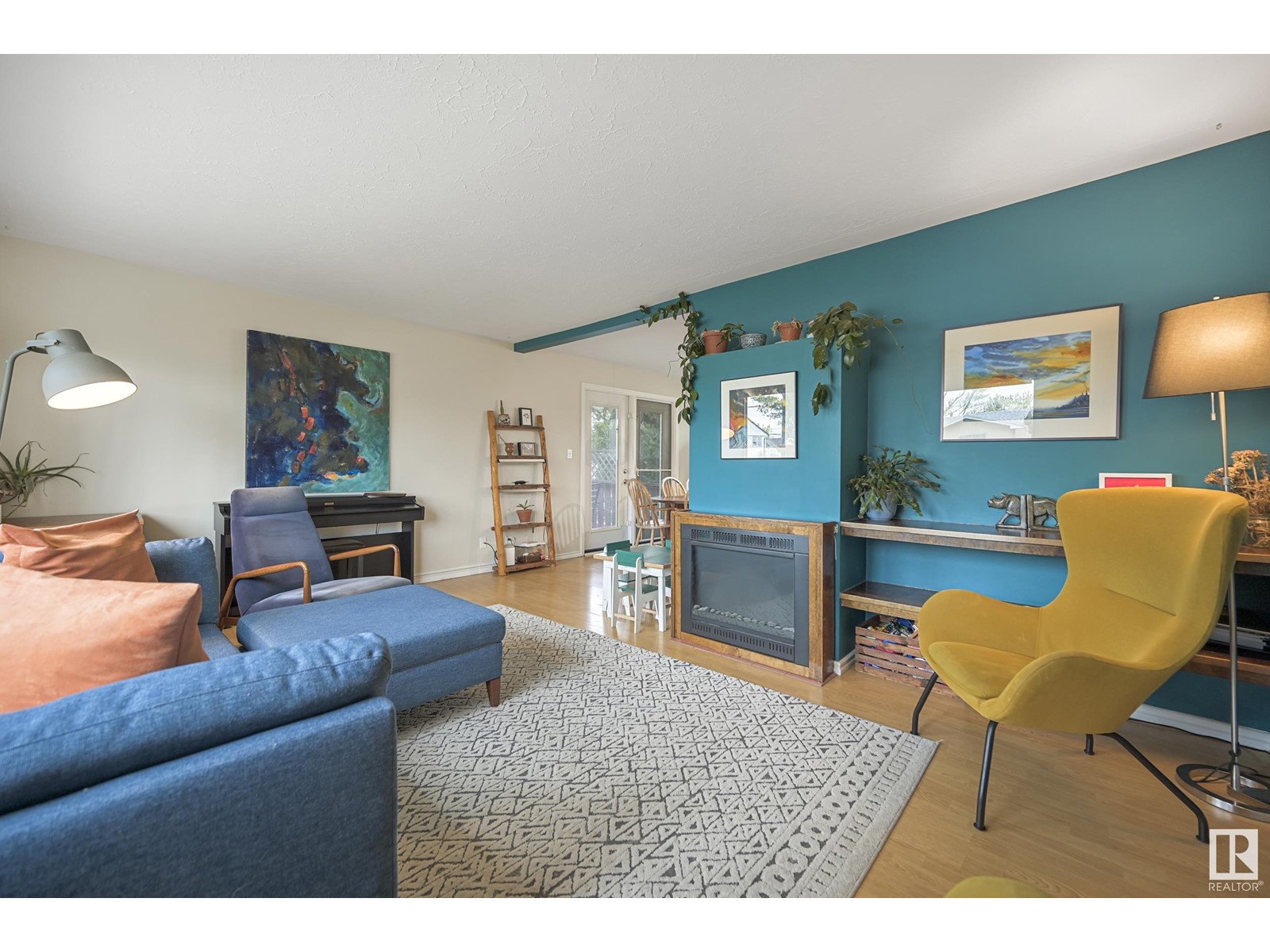 8404 64 AV NW