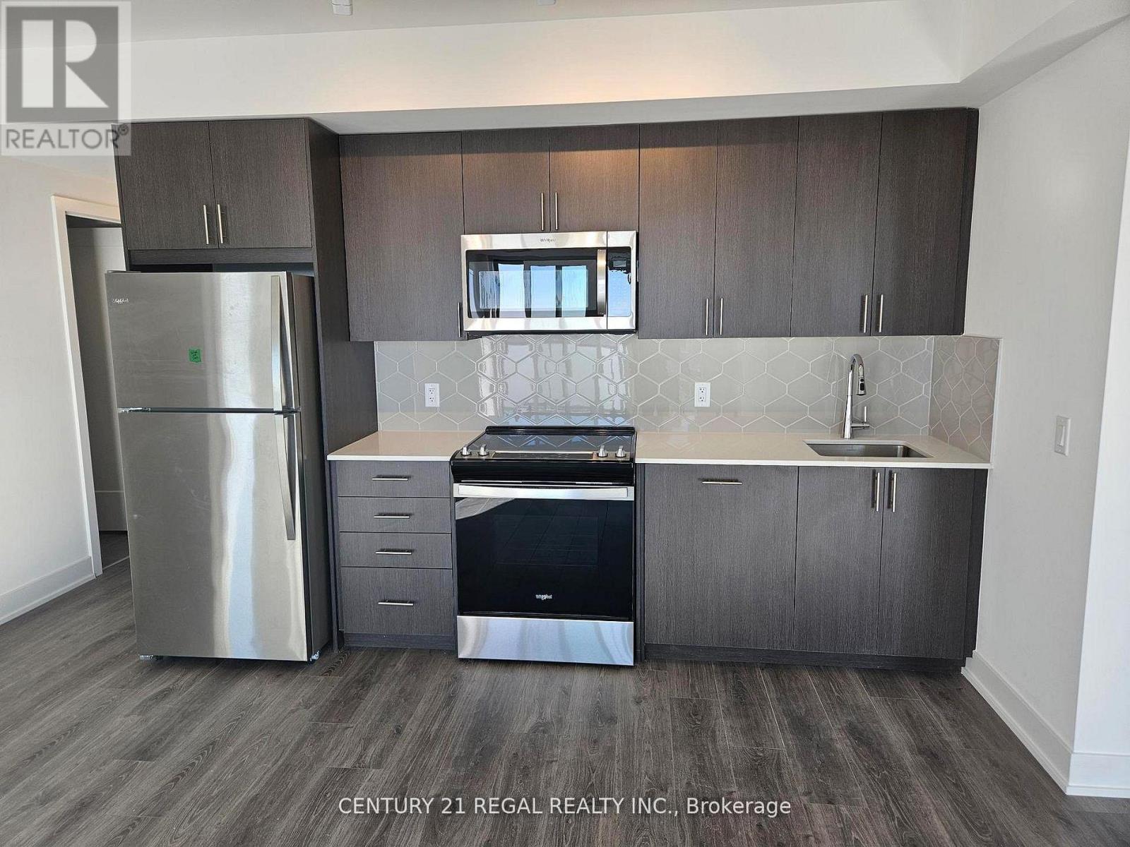 1006 - 2545 SIMCOE STREET N