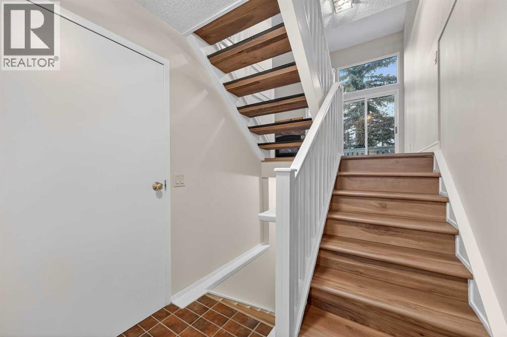 2, 185 Woodridge Drive SW