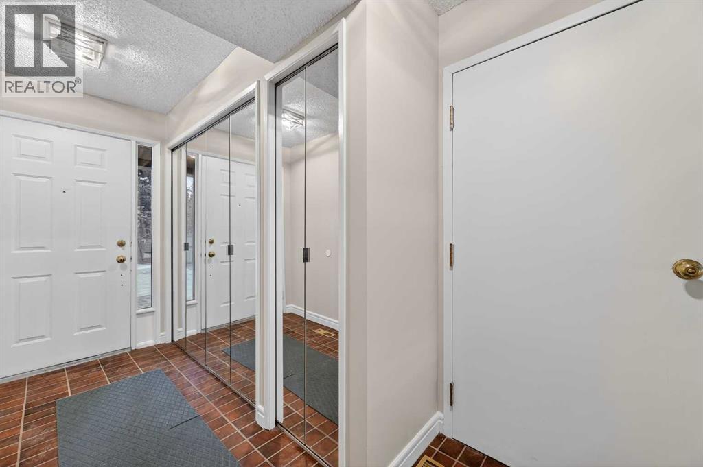 2, 185 Woodridge Drive SW