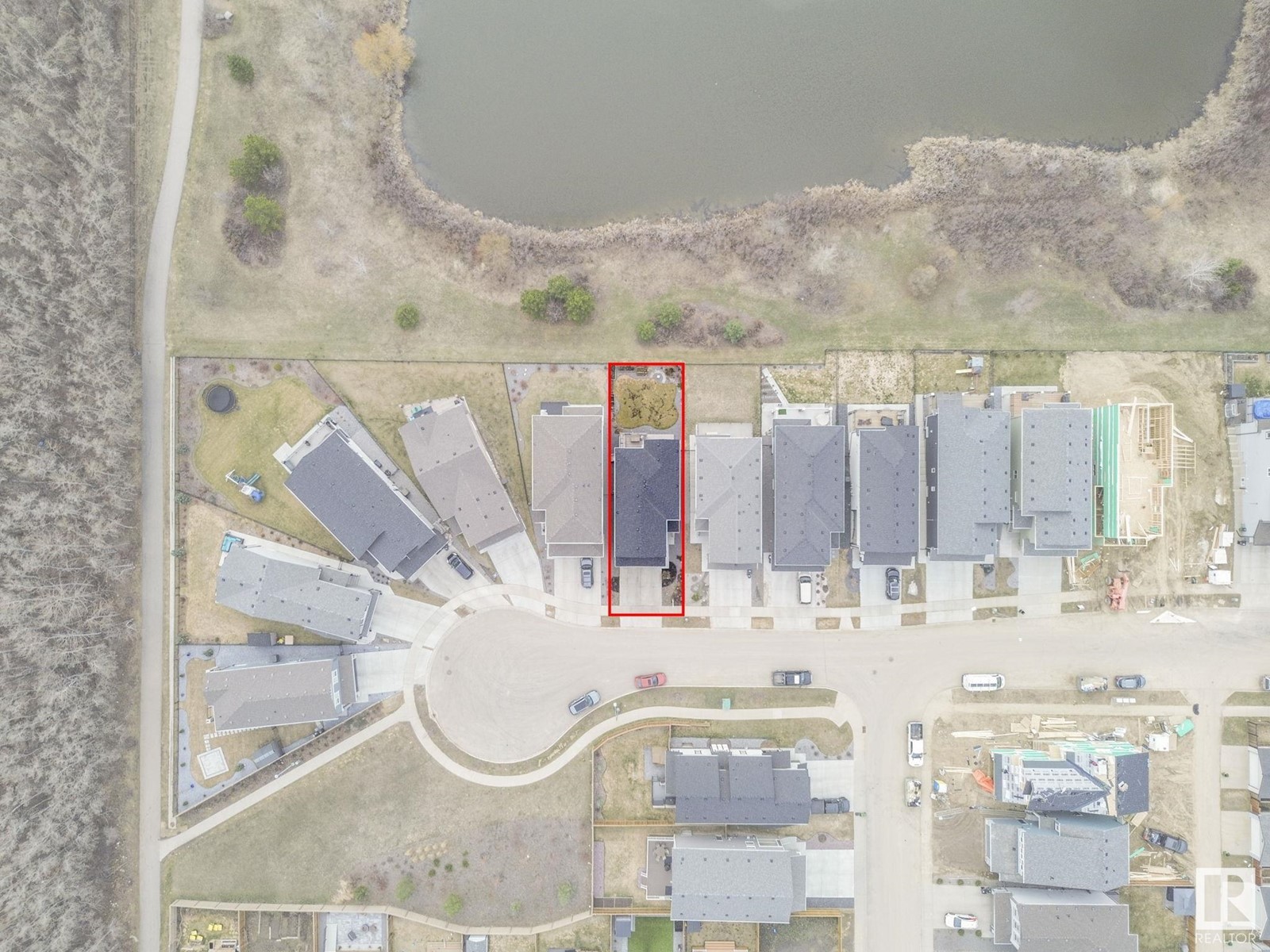 21851 98 AV NW