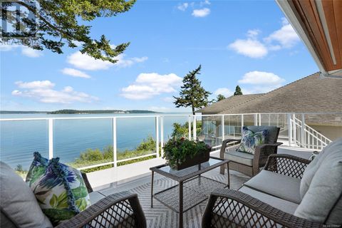 8693 Lochside Dr North Saanich BC V8L1M8