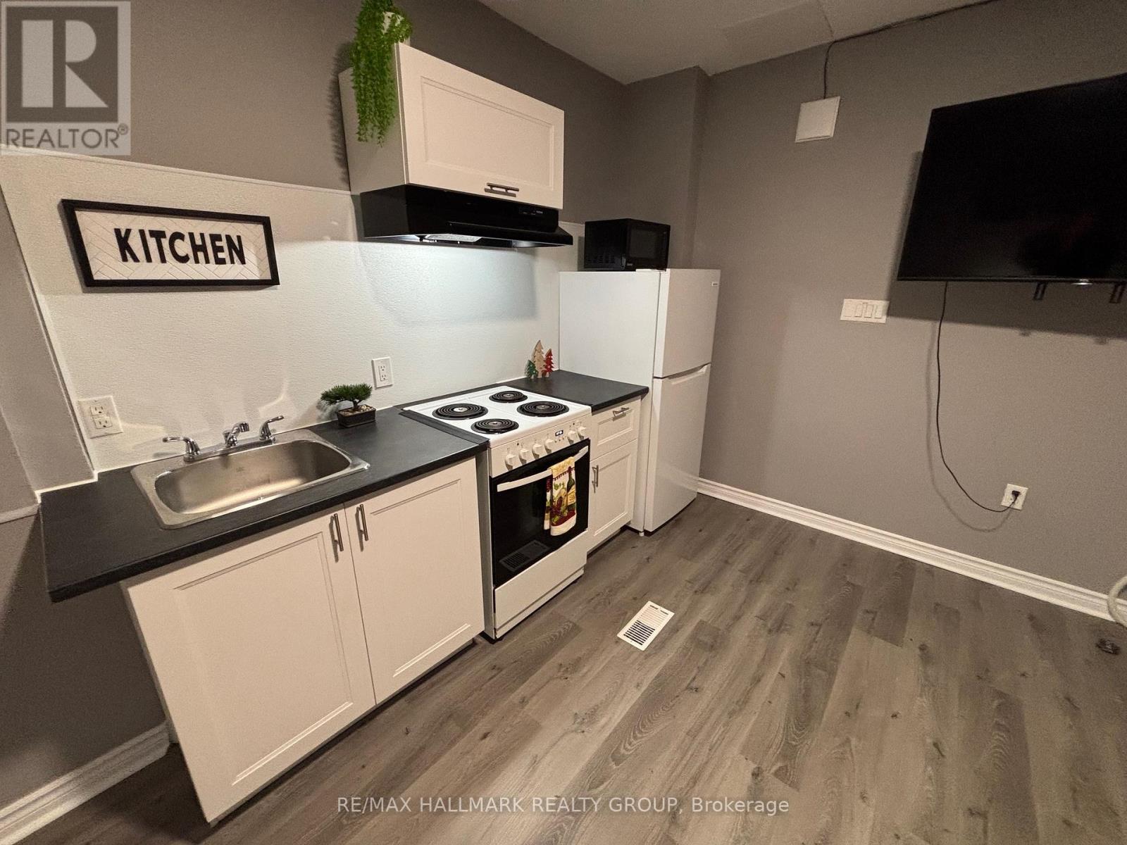 115 CARRUTHERS AVENUE