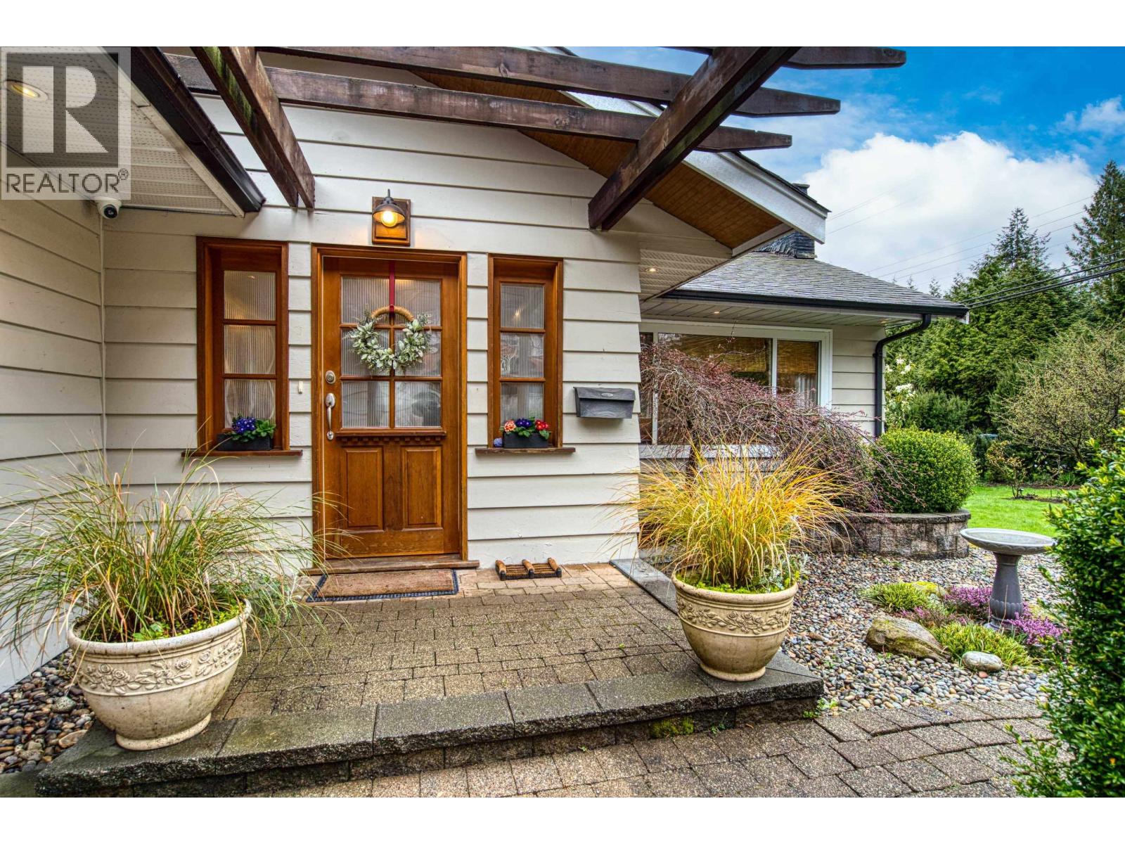 1335 RIDGEWOOD DRIVE