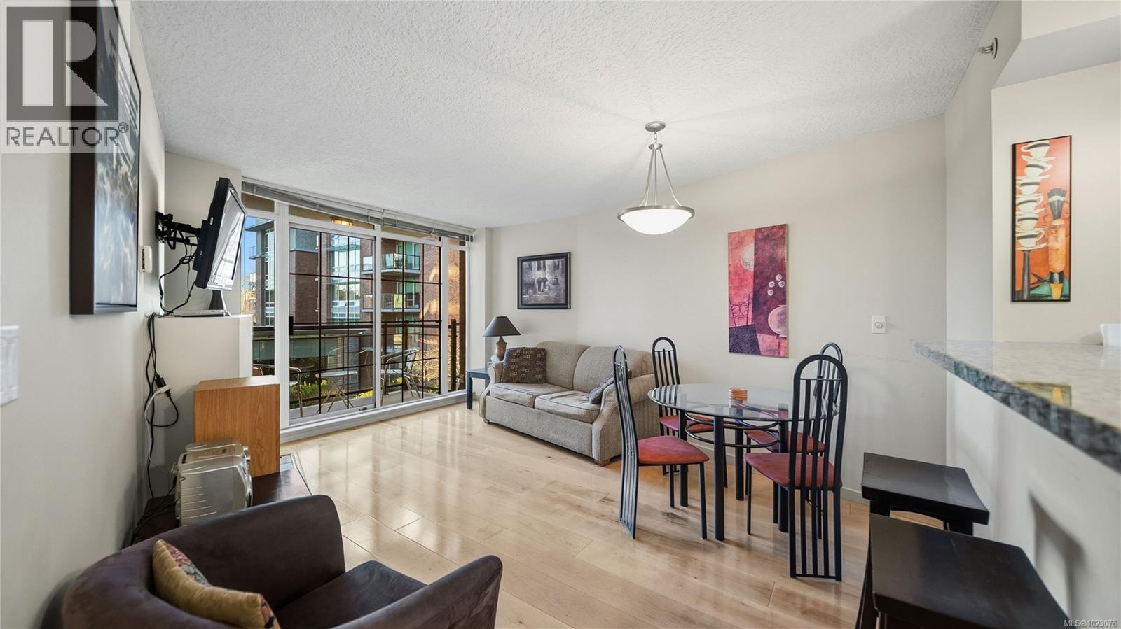 301 827 Fairfield Rd