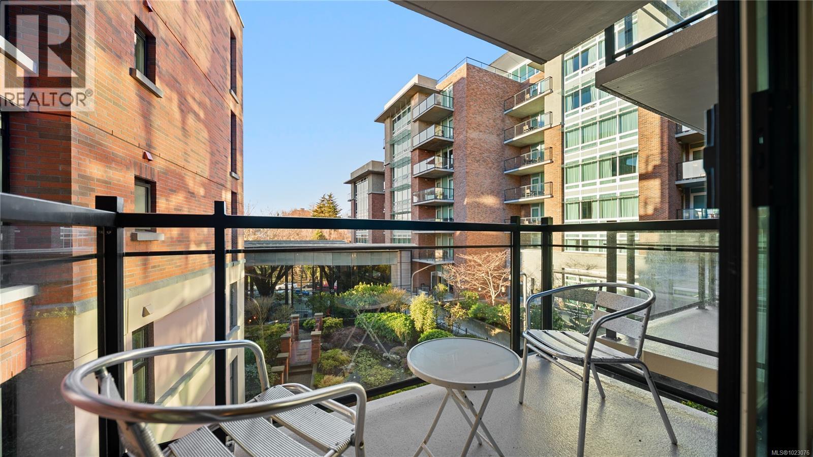 301 827 Fairfield Rd