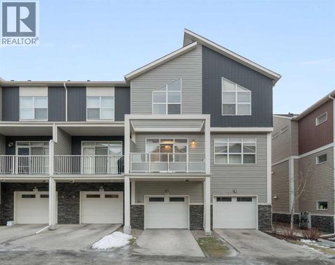 428 Redstone View NE Calgary AB T3N1B5