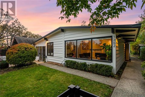 1262 Roslyn Rd Oak Bay BC V8S4R6
