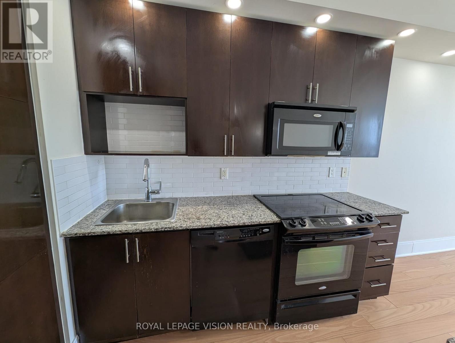 1906 - 181 WYNFORD DRIVE