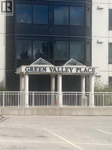 35 GREEN VALLEY Drive Unit# 107 Kitchener ON N2P2A5