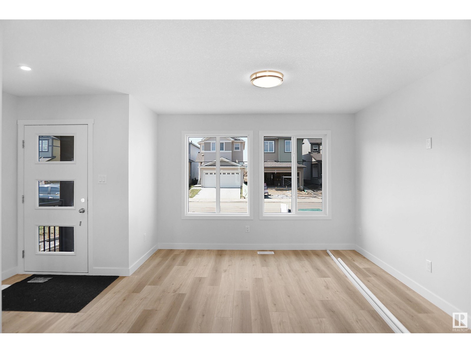 20935 16 AV NW