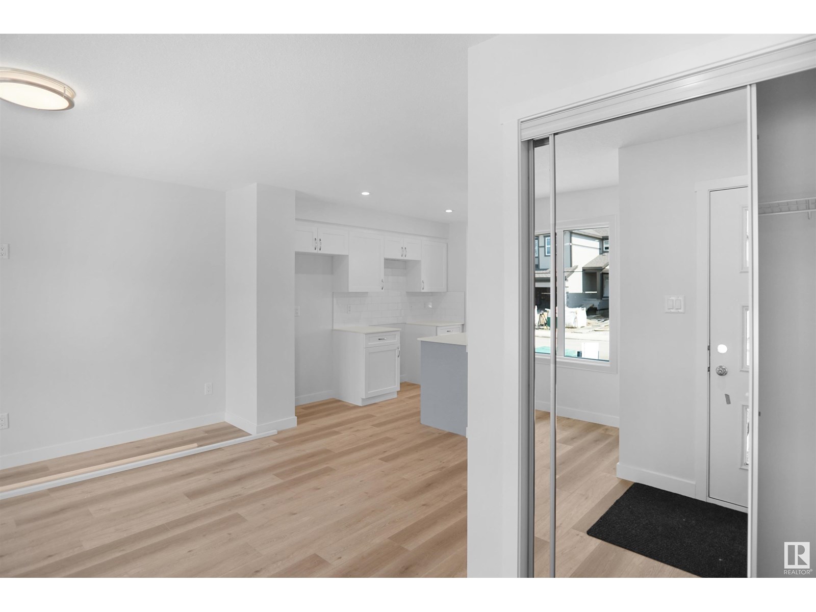 20935 16 AV NW