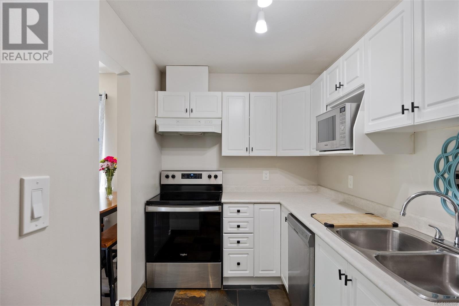 301 4685 Alderwood Pl