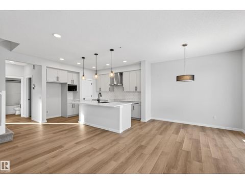 2251 194 ST NW Edmonton AB T6M3B7
