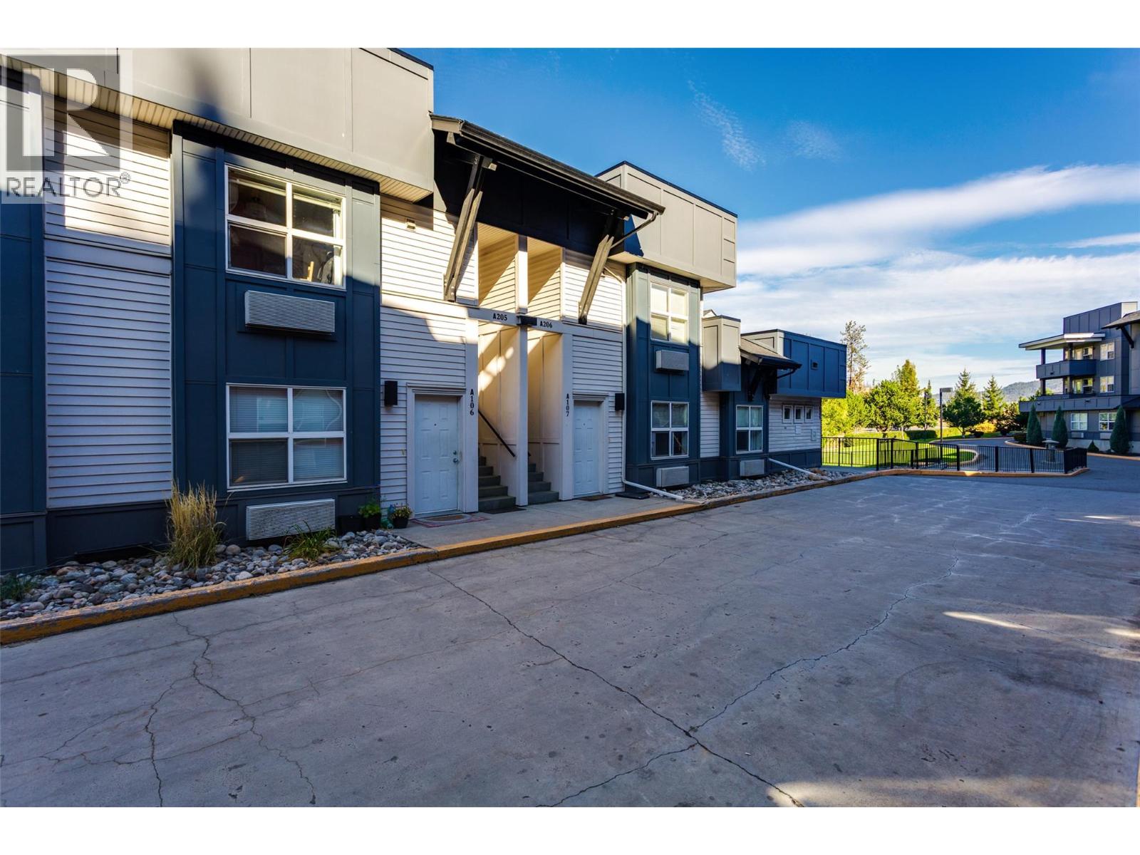 1475 Glenmore Road N Unit# 205A
