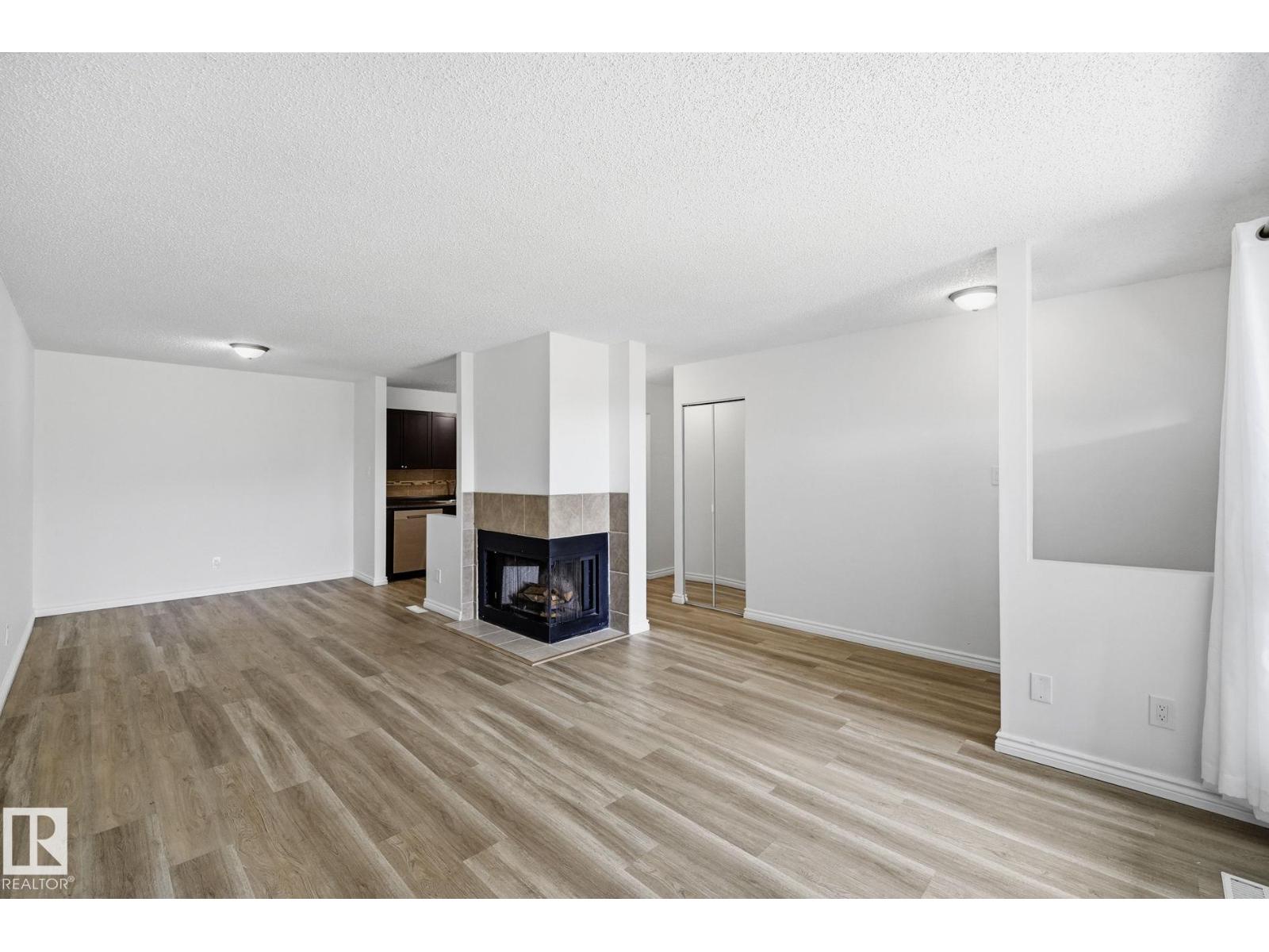 #123 2703 79 ST NW
