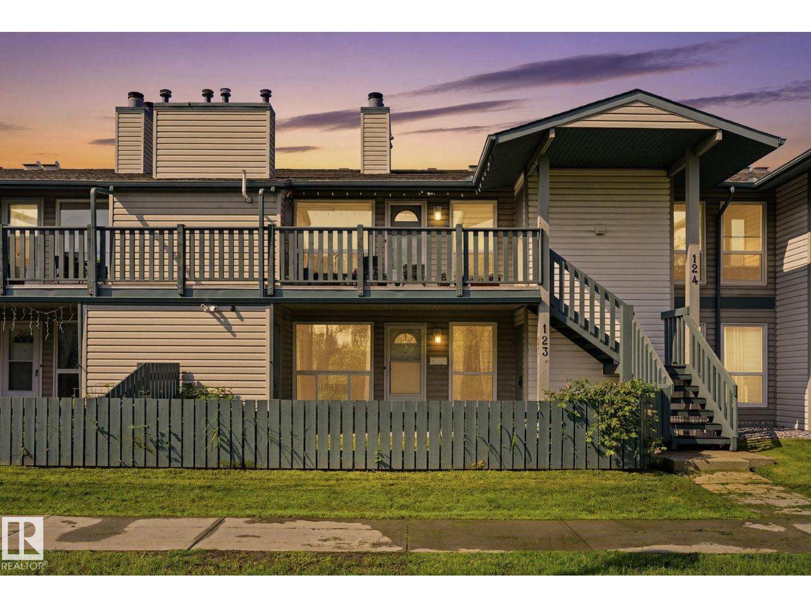 #123 2703 79 ST NW