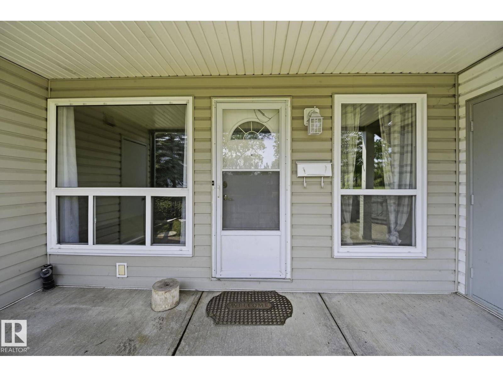 #123 2703 79 ST NW