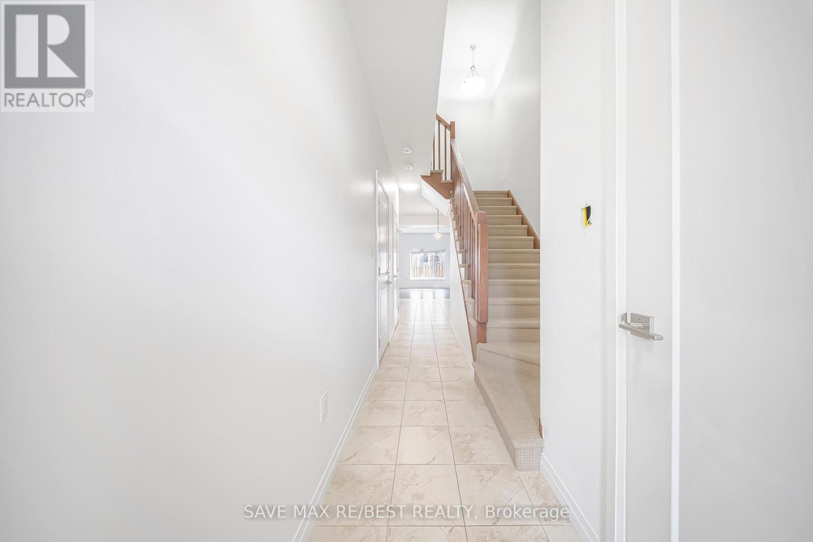 6 GREENWICH AVENUE