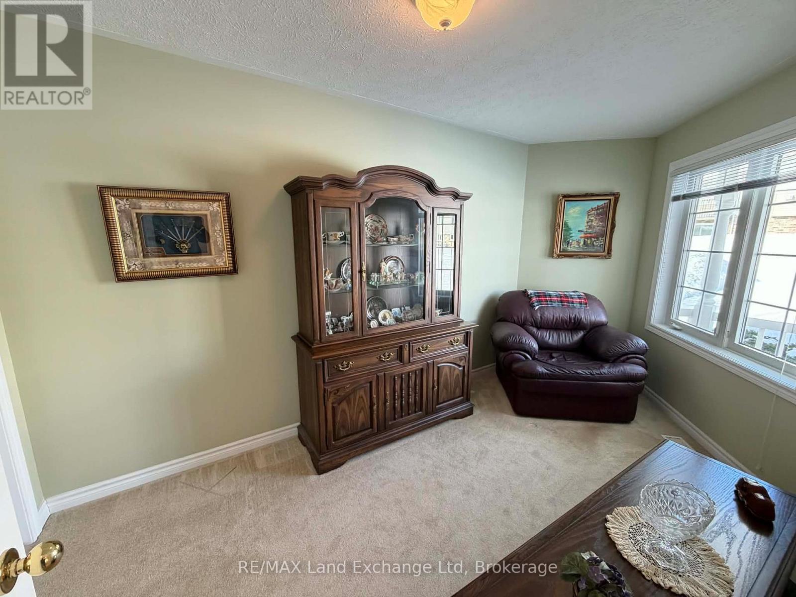 19 - 855 PRINCES STREET N