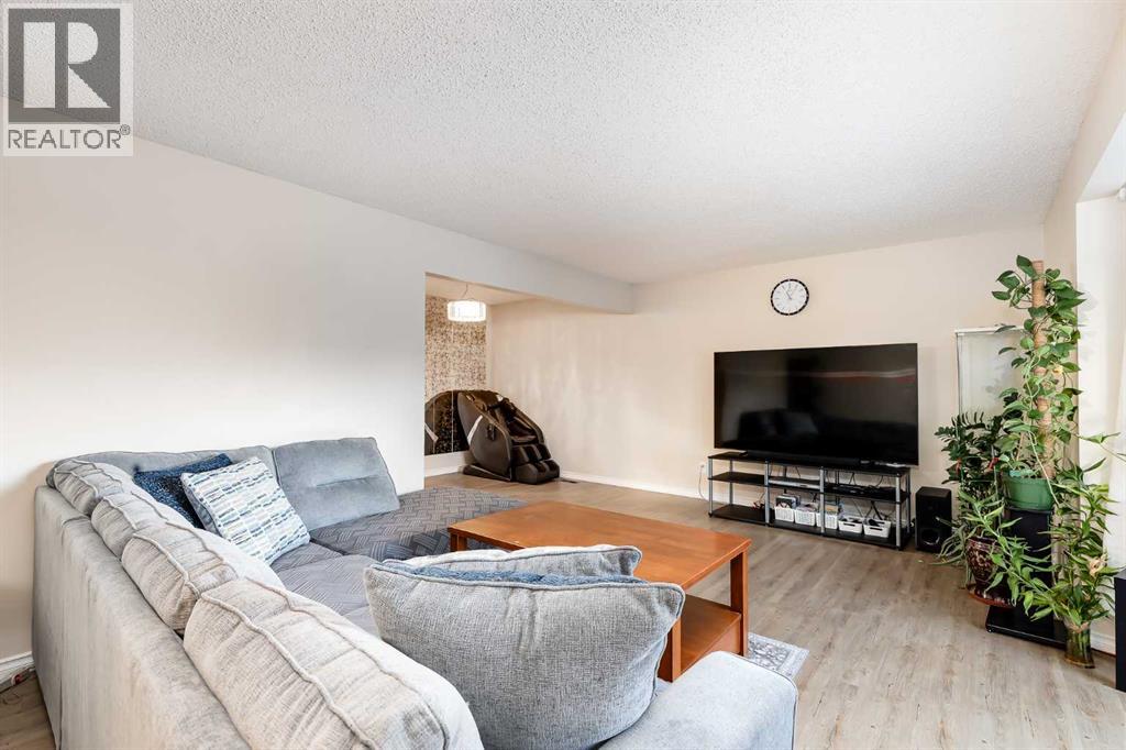 5611 Maidstone Crescent NE