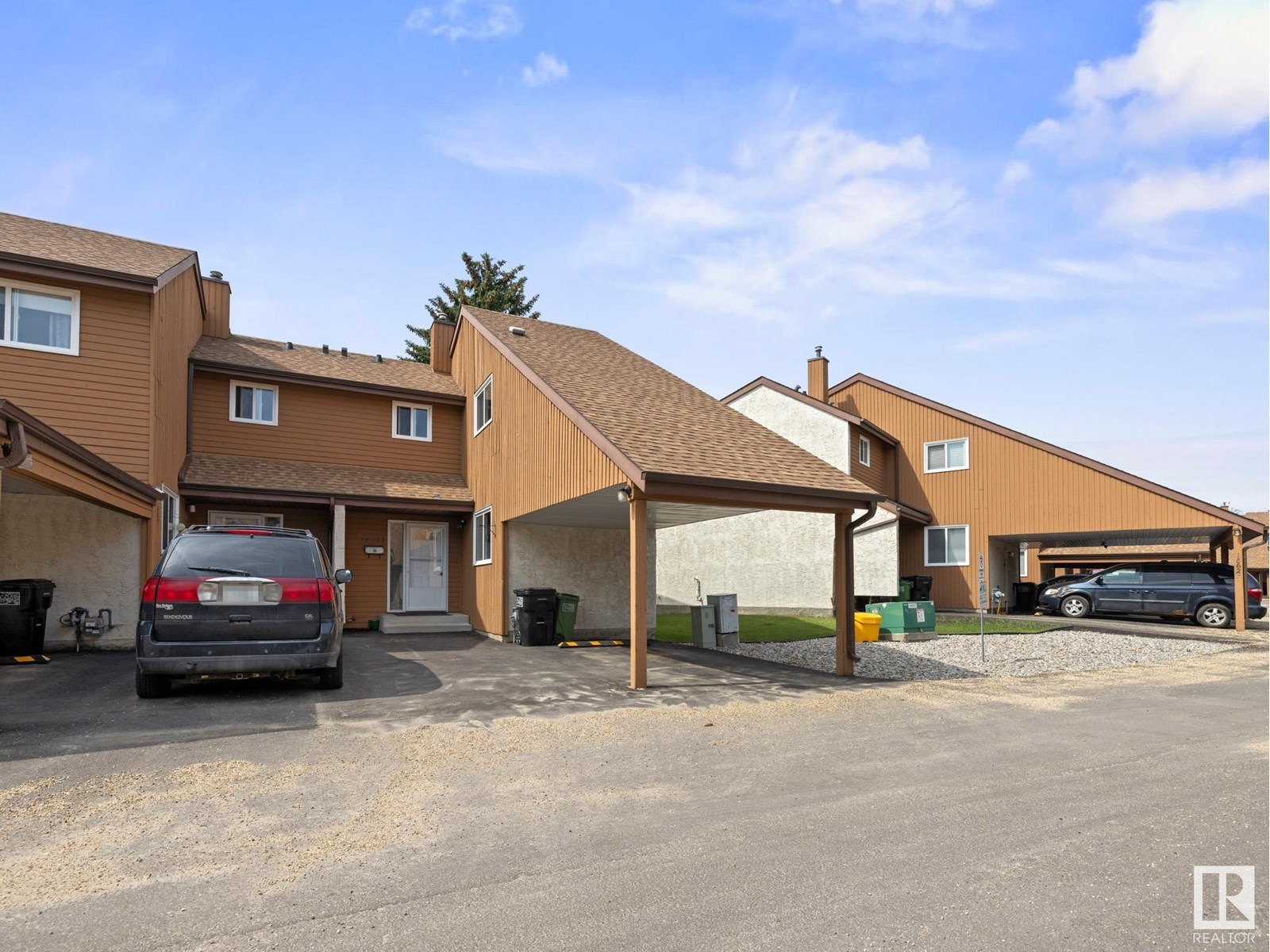 18527 66 AV NW