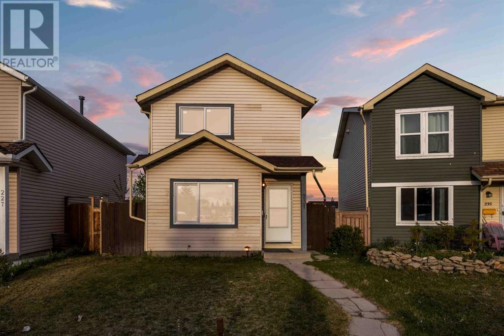 231 Falshire Way NE