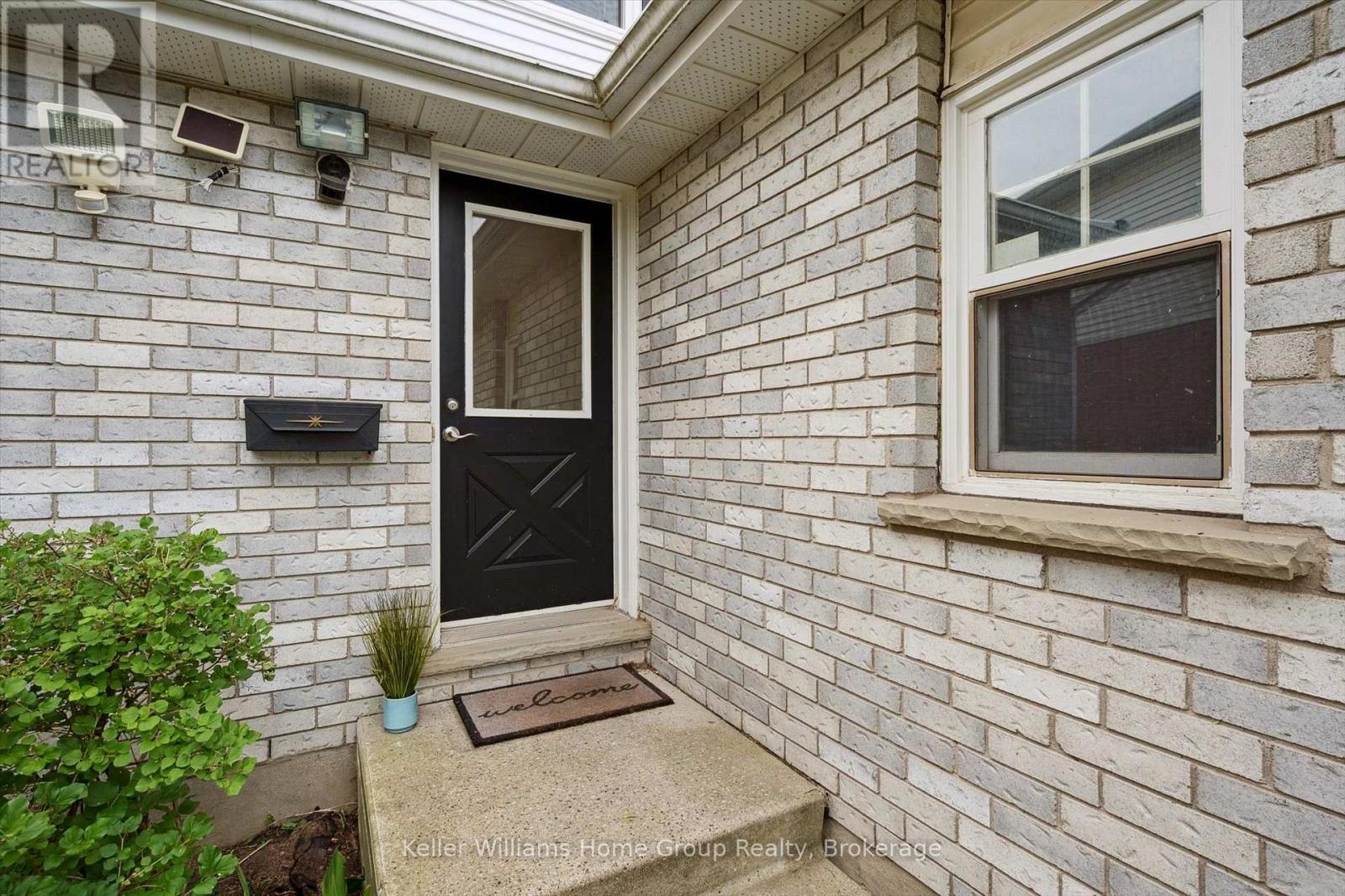 127 MOSS PLACE