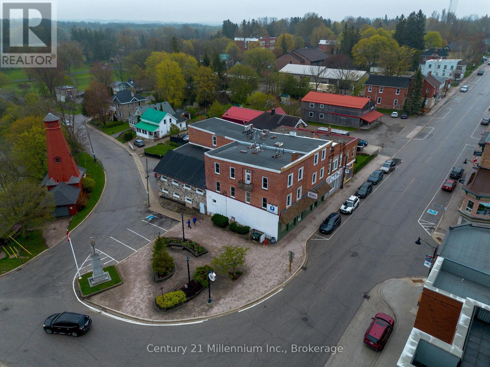 12 - 543 QUEEN STREET S