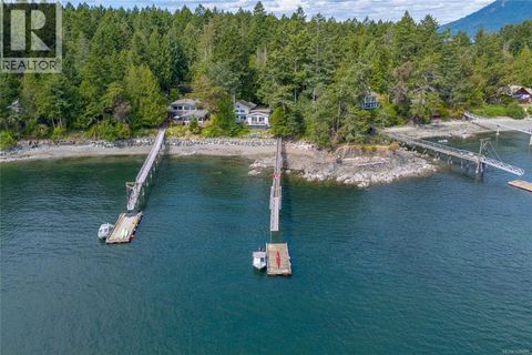 73 McKenzie Cres Piers Island BC V8L5Y7
