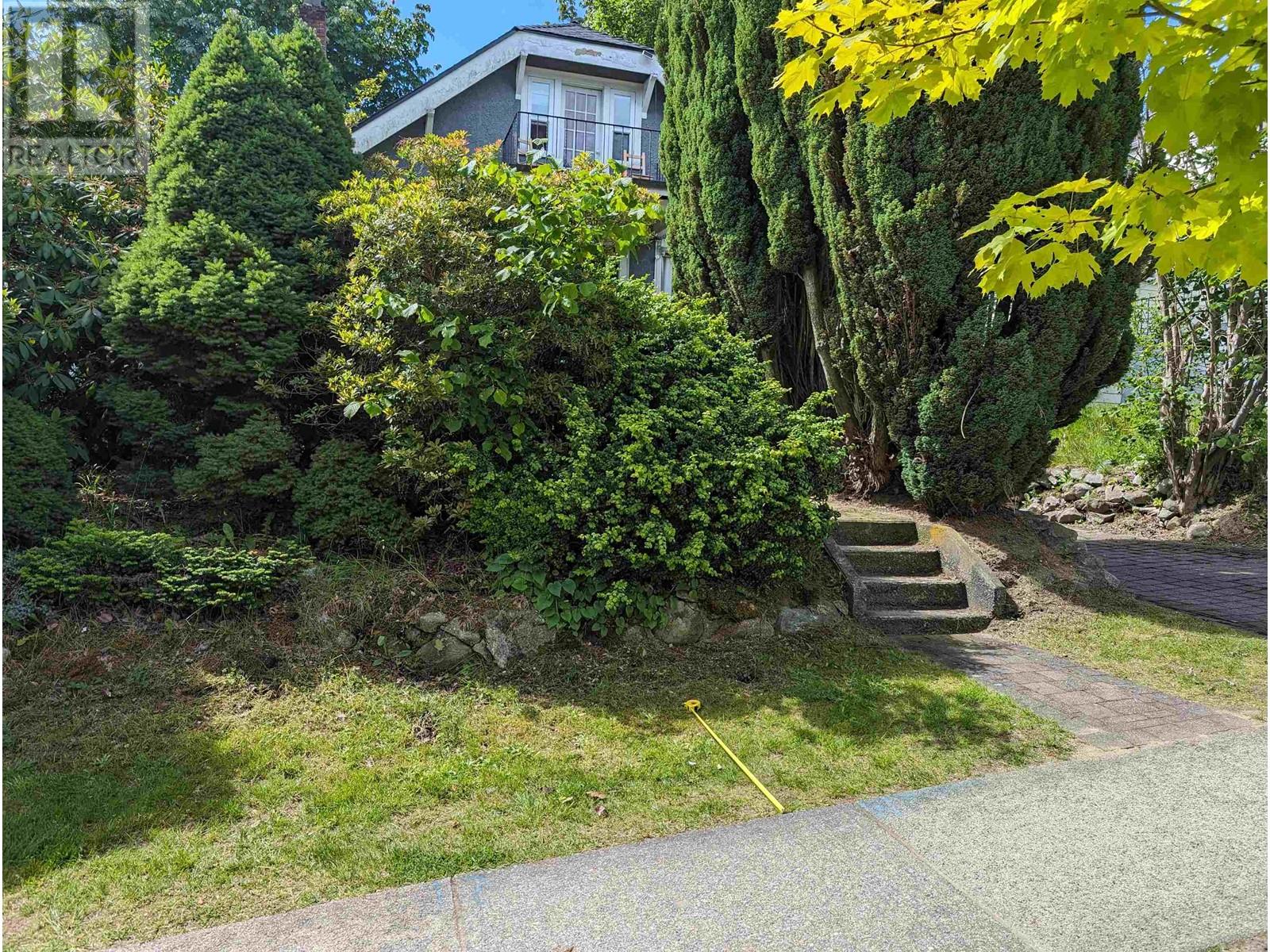 3588 W KING EDWARD AVENUE