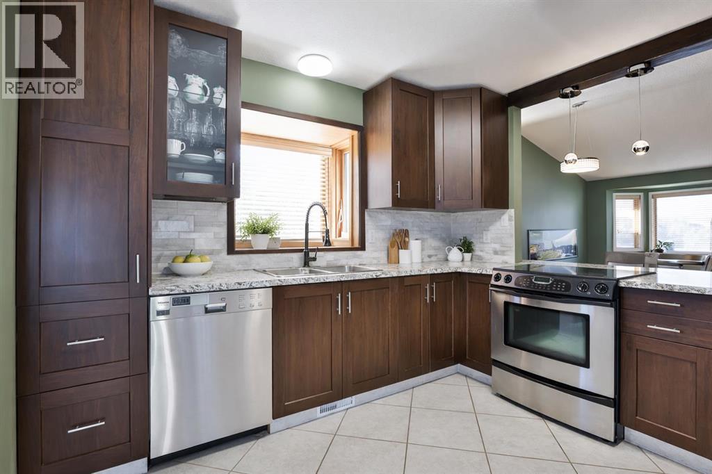 18 Harvard Crescent W