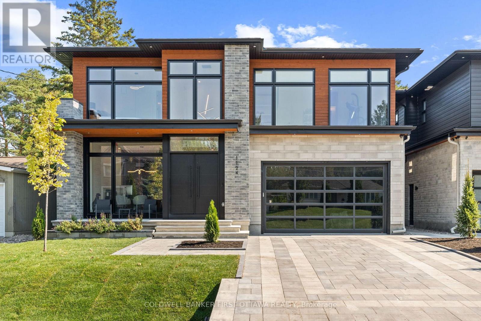 1124 NORMANDY CRESCENT