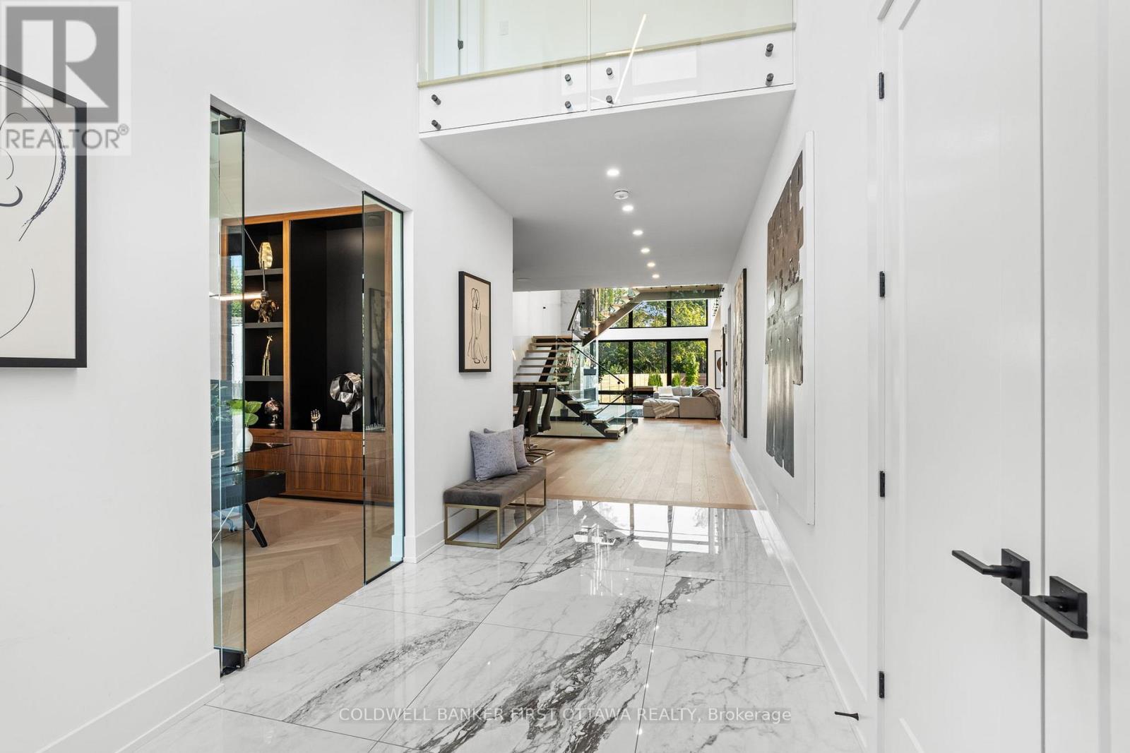 1124 NORMANDY CRESCENT