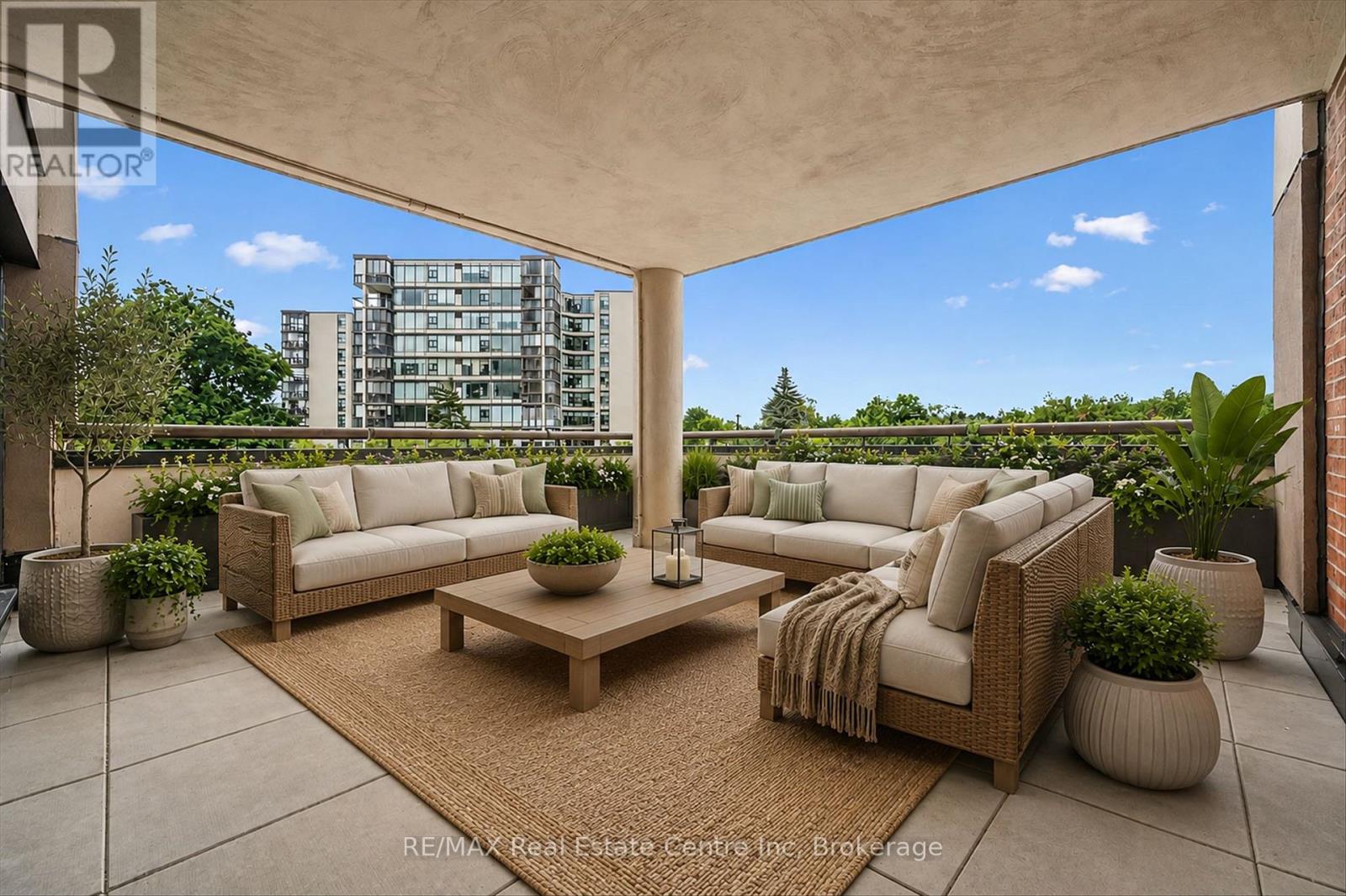 Photo 1 of 29 — 201 - 22 MARILYN DRIVE Unit 201, Guelph (Riverside Park), ON N1H7T1