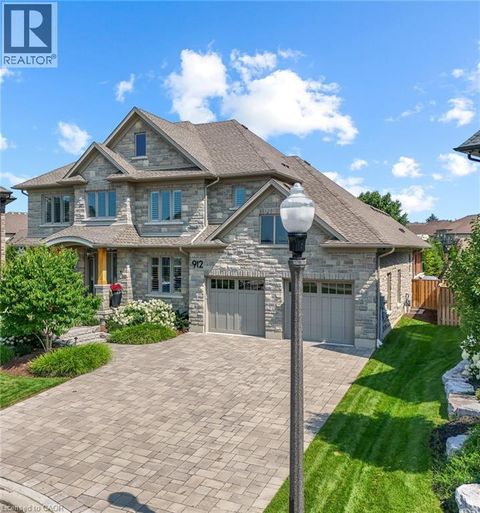 912 FALL HARVEST Court Kitchener ON N2P0G6