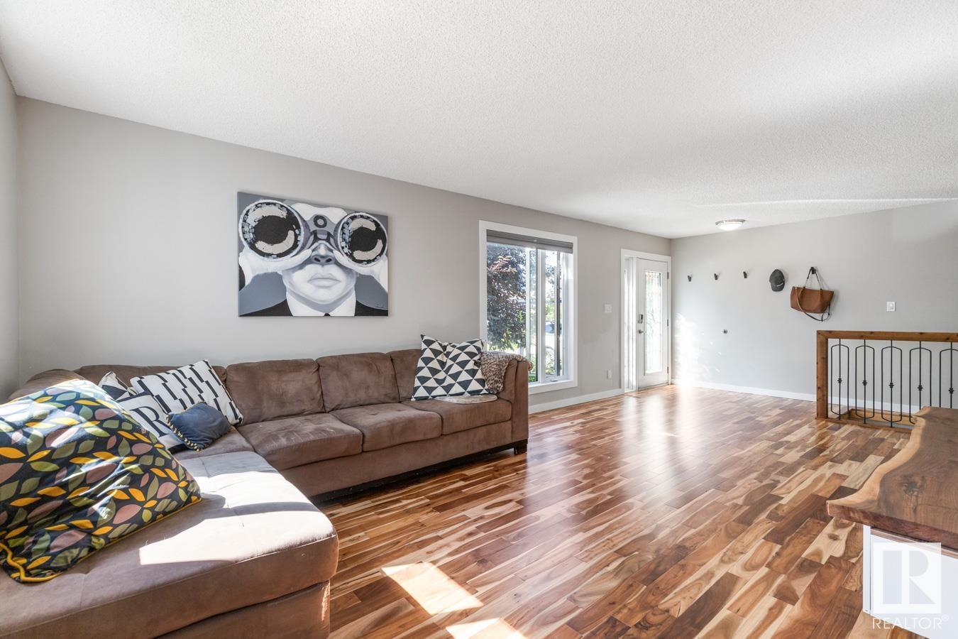 5712 92C AV NW