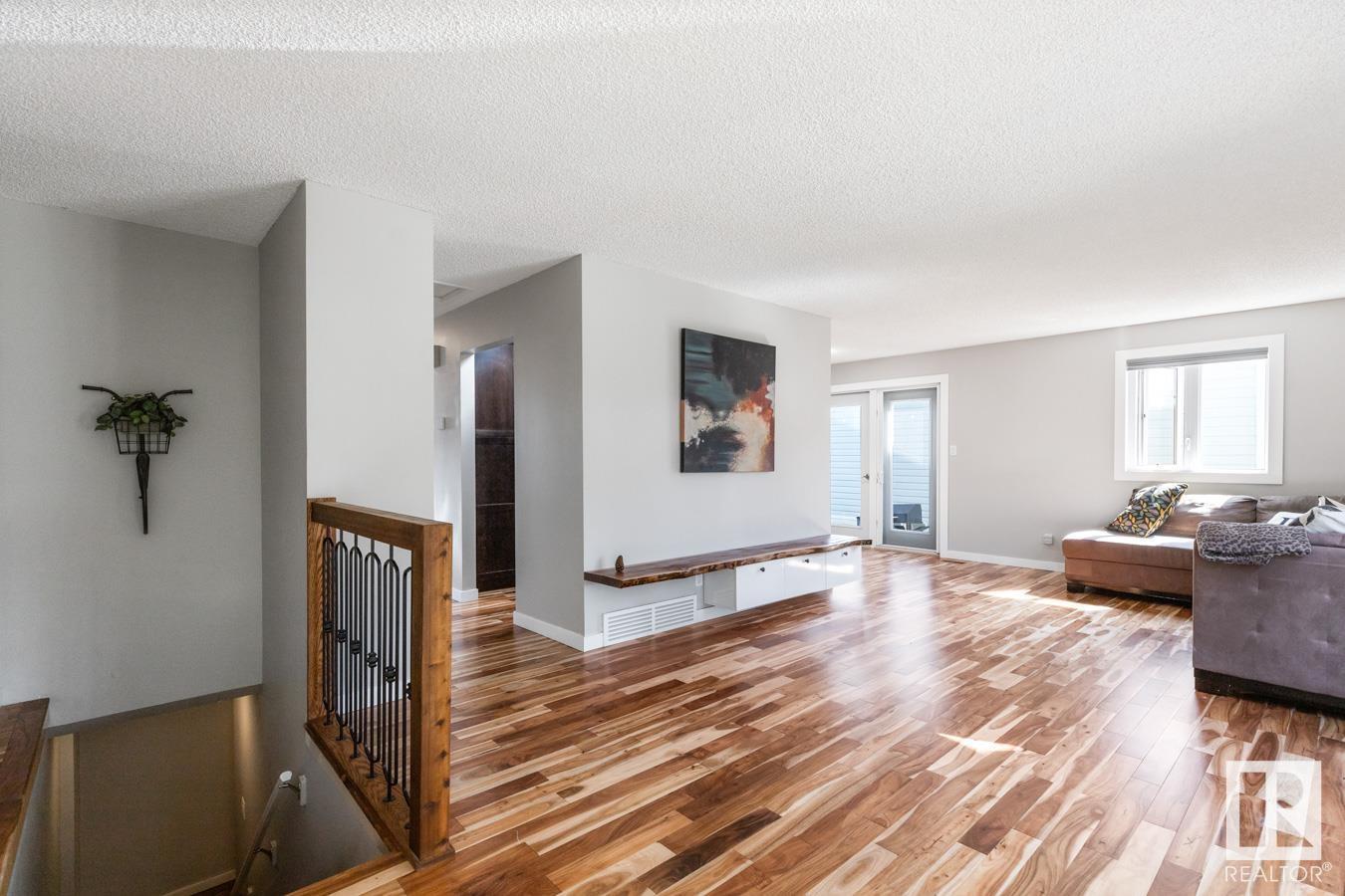 5712 92C AV NW