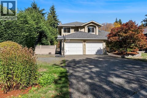 796 Worthington Pl Saanich BC V8Y3J4