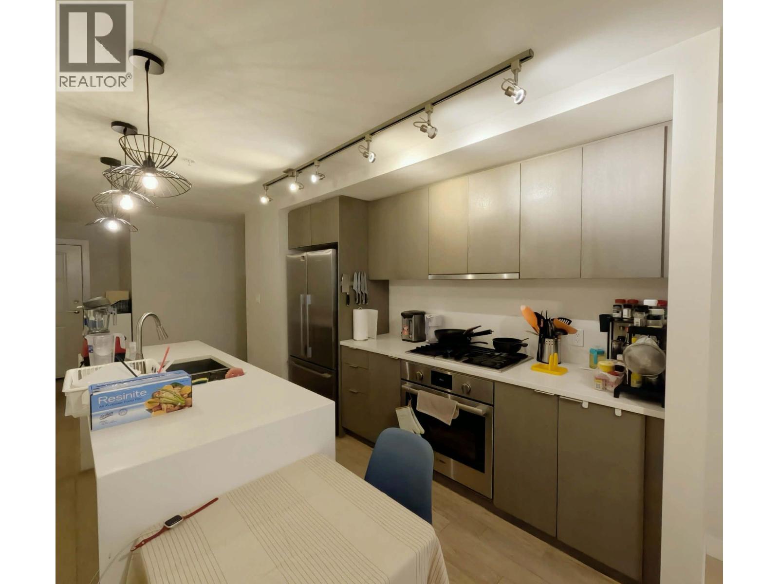 208 5555 DUNBAR STREET