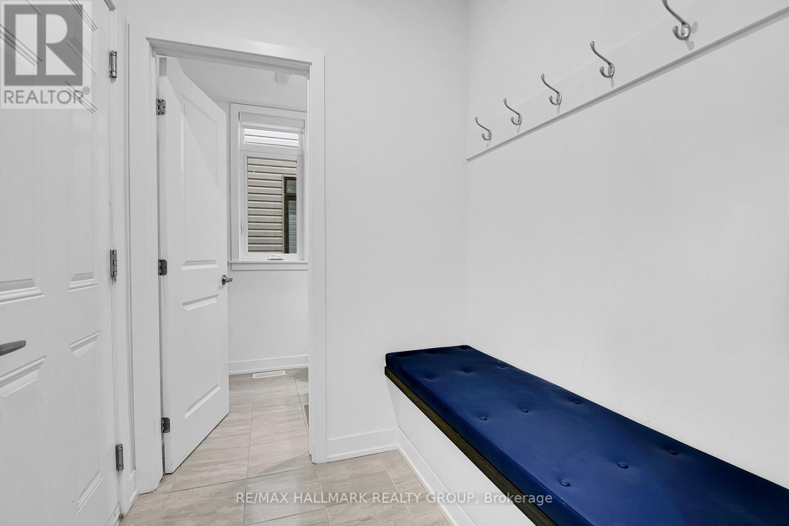 23 PEONY LANE